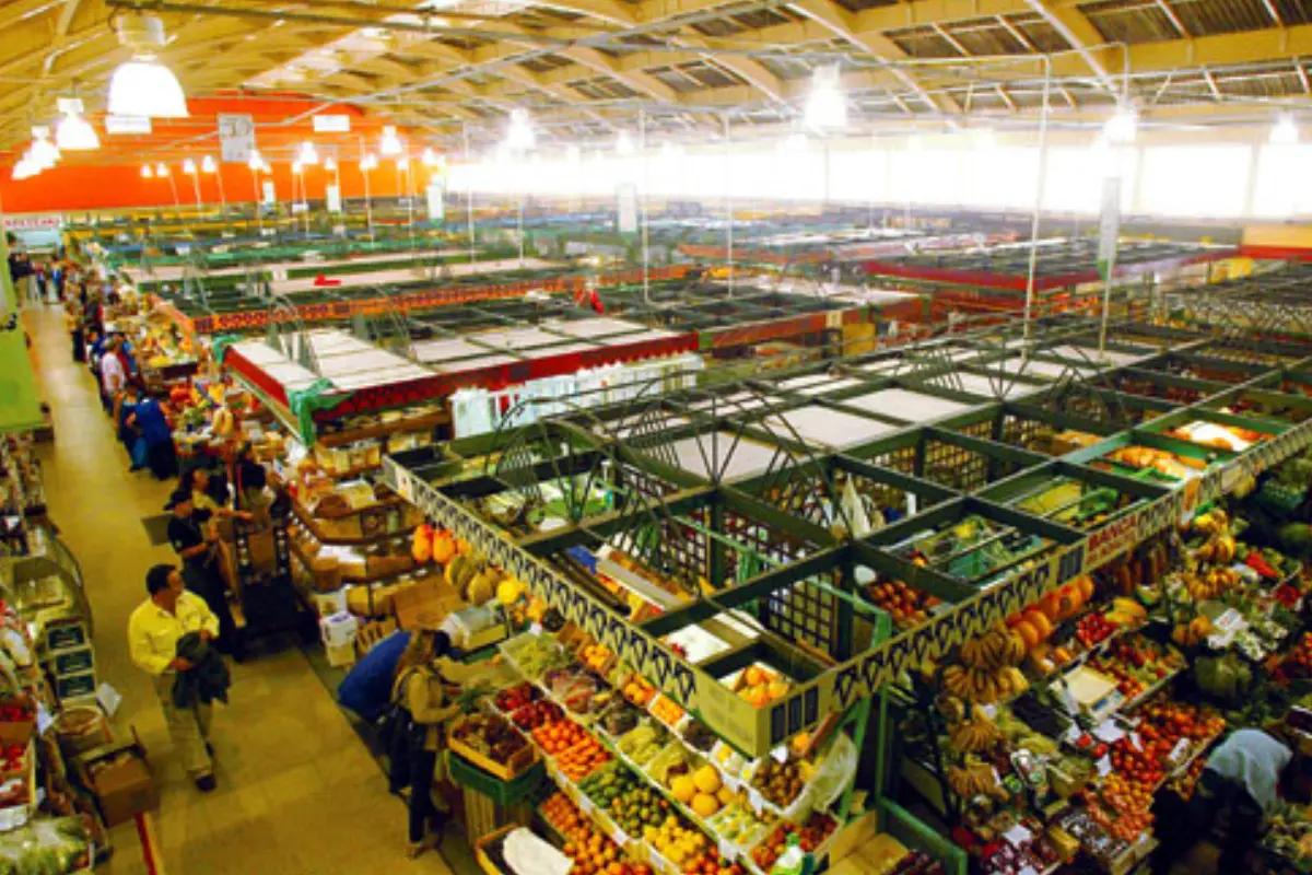 mercado municipal da cidade de curitiba