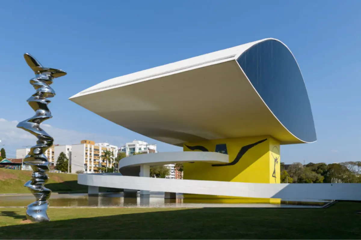 museu oscar niemeyer da cidade de curitiba