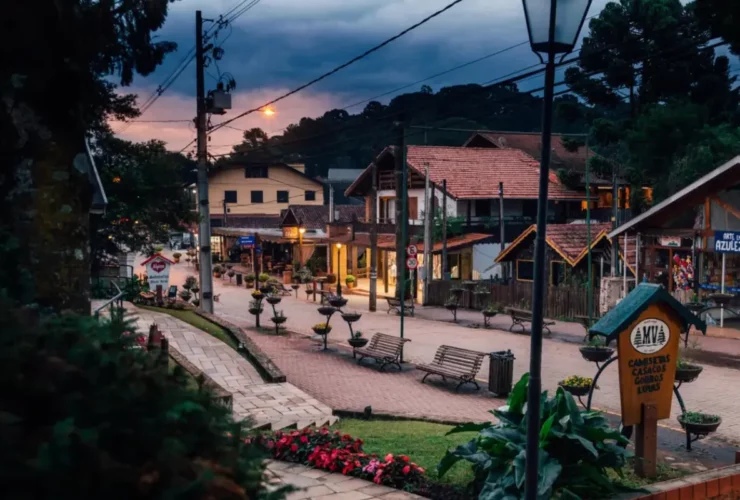 onde ficar na cidade de monte verde