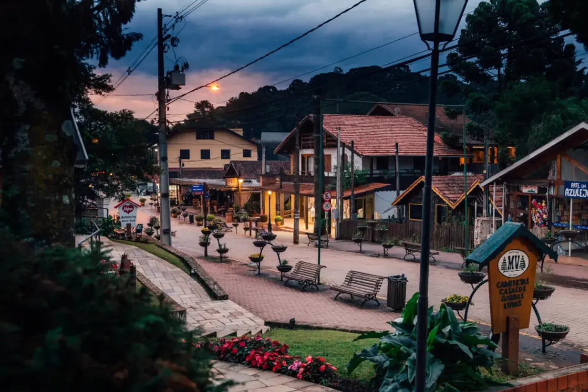 onde ficar na cidade de monte verde