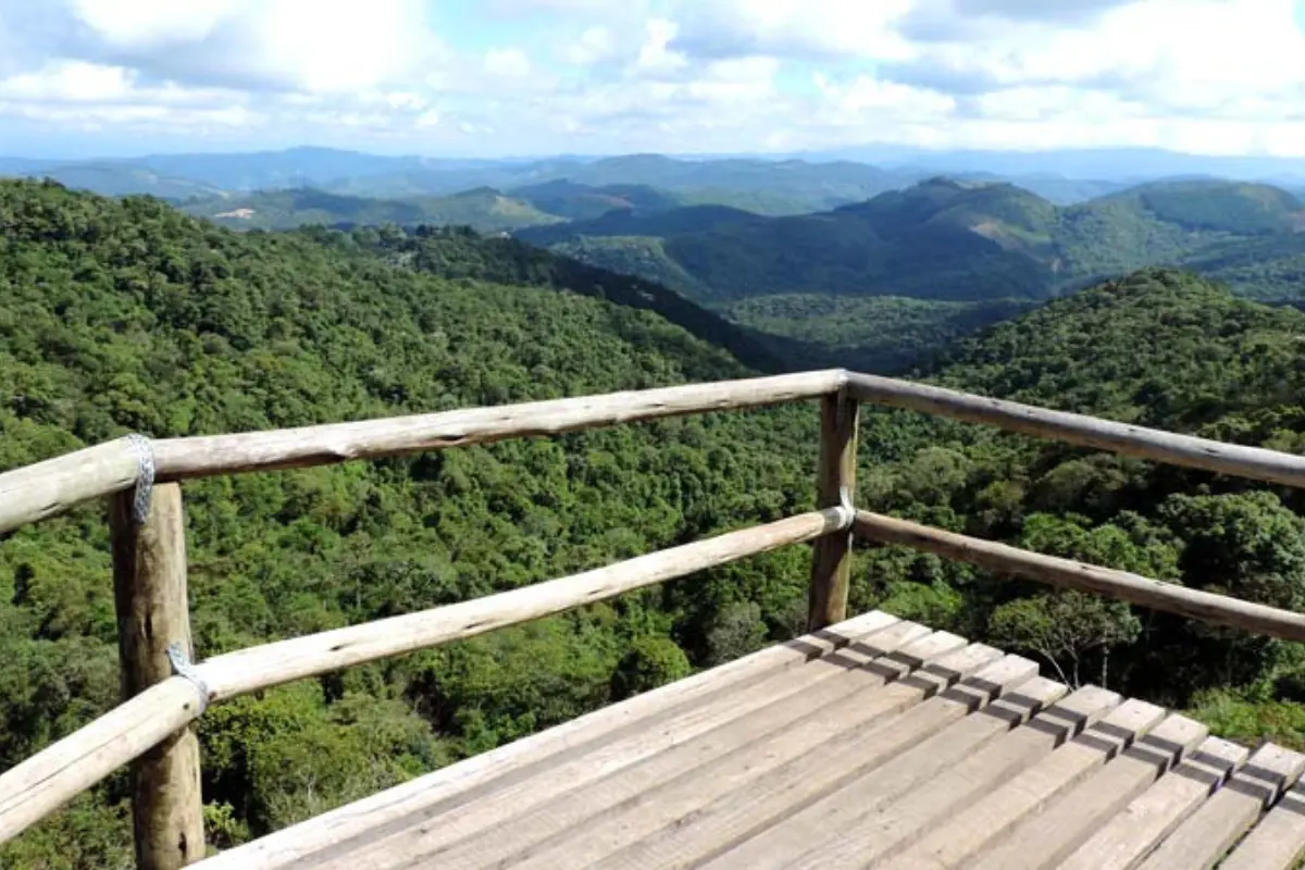 trilha da pedra redonda de monte verde minas gerais